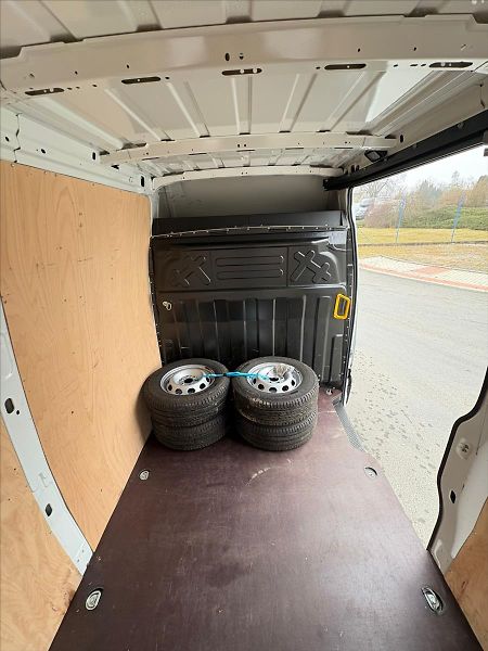 Iveco Daily 3,0 35S18HA8V 16cm3 - fotka 19 z 38