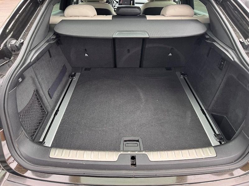 BMW X6 (2014) 4.4 V8 (449k) xDrive50i - fotka 49 z 51