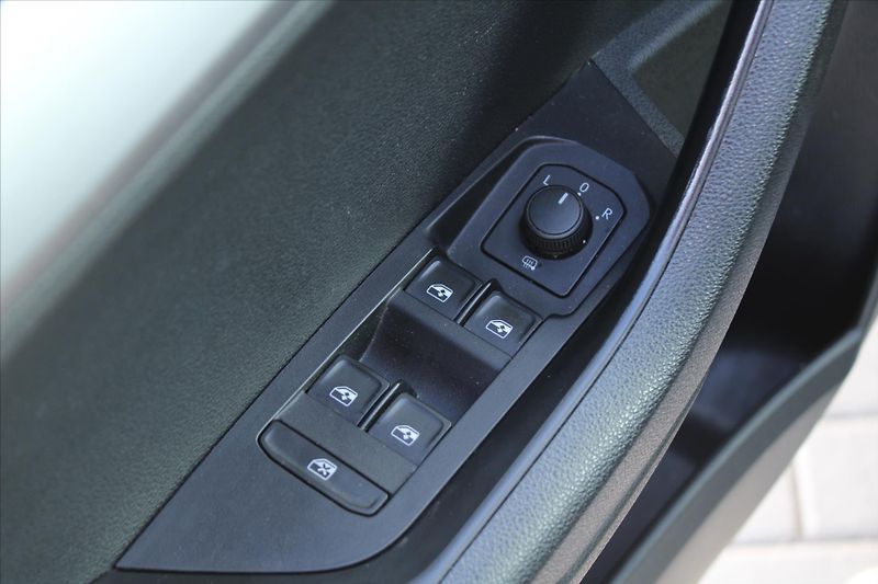 Škoda Karoq 2.0TDI 110kW DPH 1MAJ. ČR - fotka 27 z 27