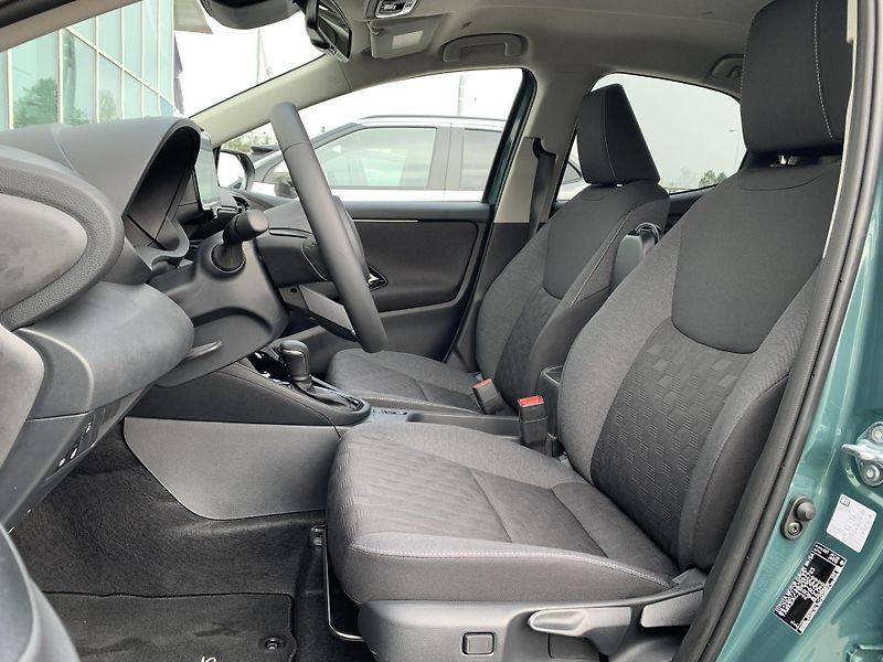 Toyota Yaris (2025) STYLE 1,5 HEV 116k AT - fotka 7 z 14