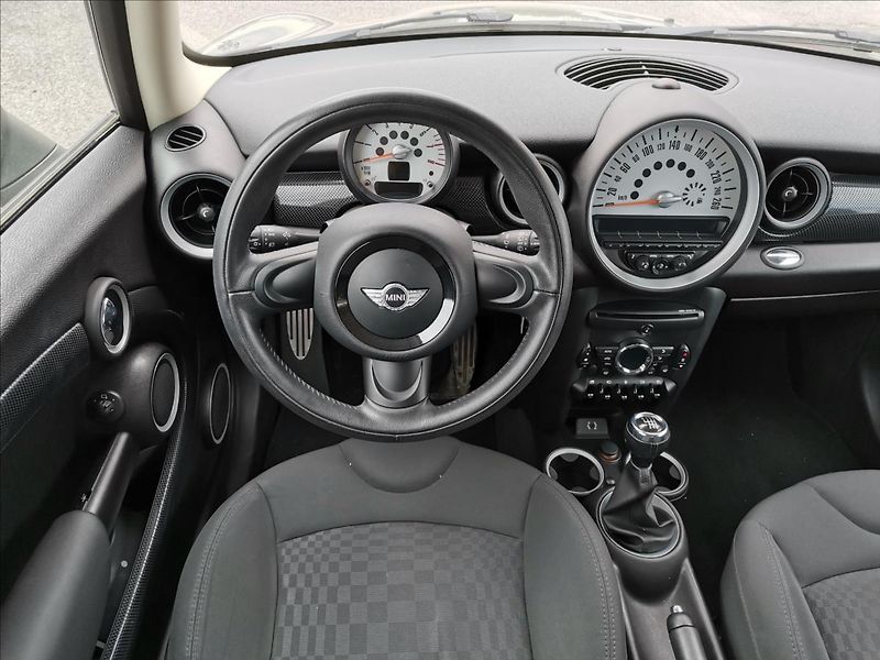 Mini Cooper S 1,6 135kW - fotka 6 z 12
