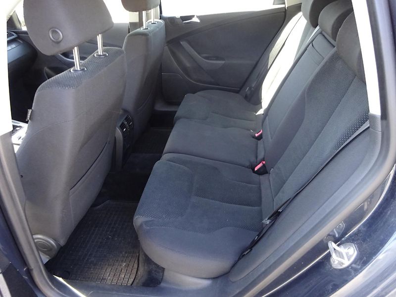 Volkswagen Passat 2.0TDI 103kW COMFORTLINE - fotka 10 z 15