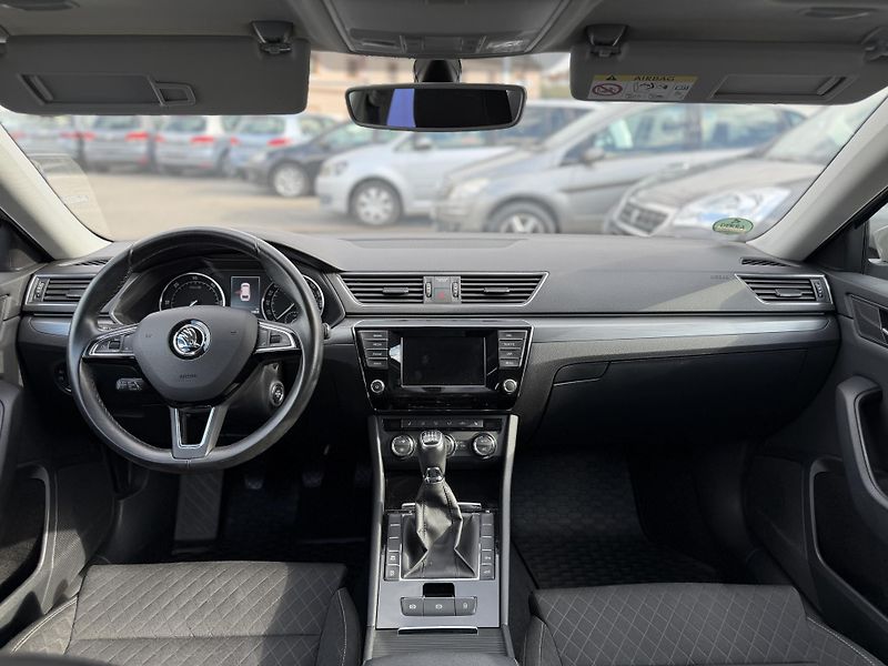 Škoda Superb 2.0 TDi, 110kw, manual, tažné - fotka 6 z 13