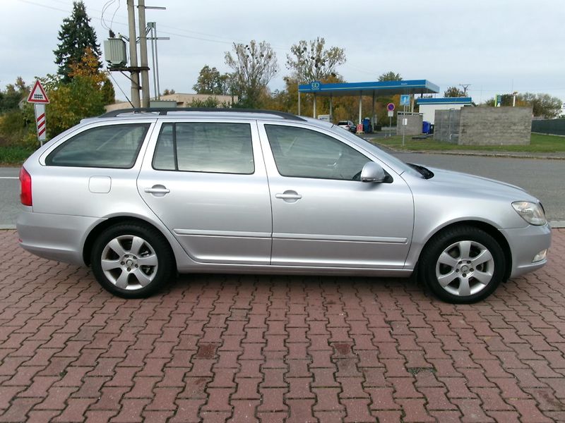 Škoda Octavia (2009) 1,4TSI KLIMA TEMP rozvody - fotka 5 z 32