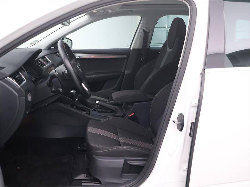 Škoda Octavia 1,5 TSI 110kW DSG Style LED - fotka 11 z 29