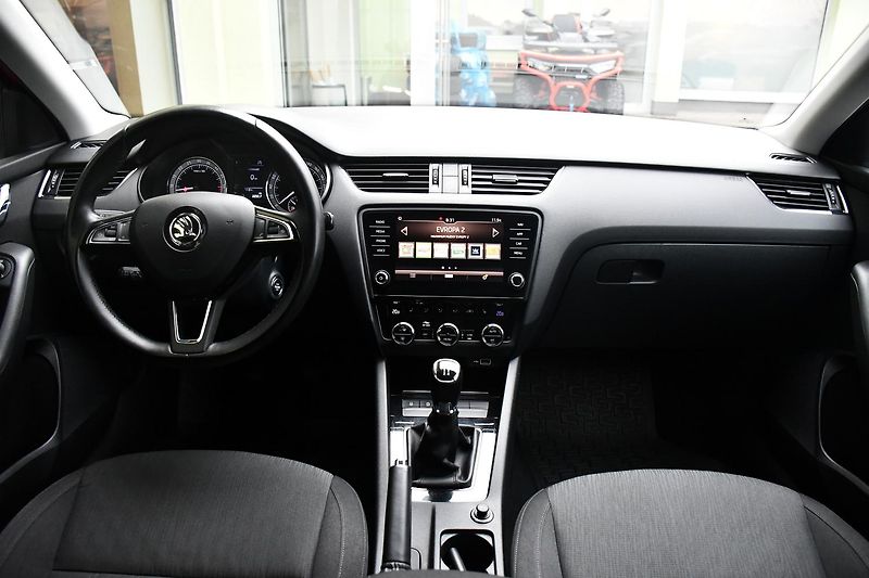 Škoda Octavia 1.6TDi STYLE ACC ČR - fotka 5 z 37