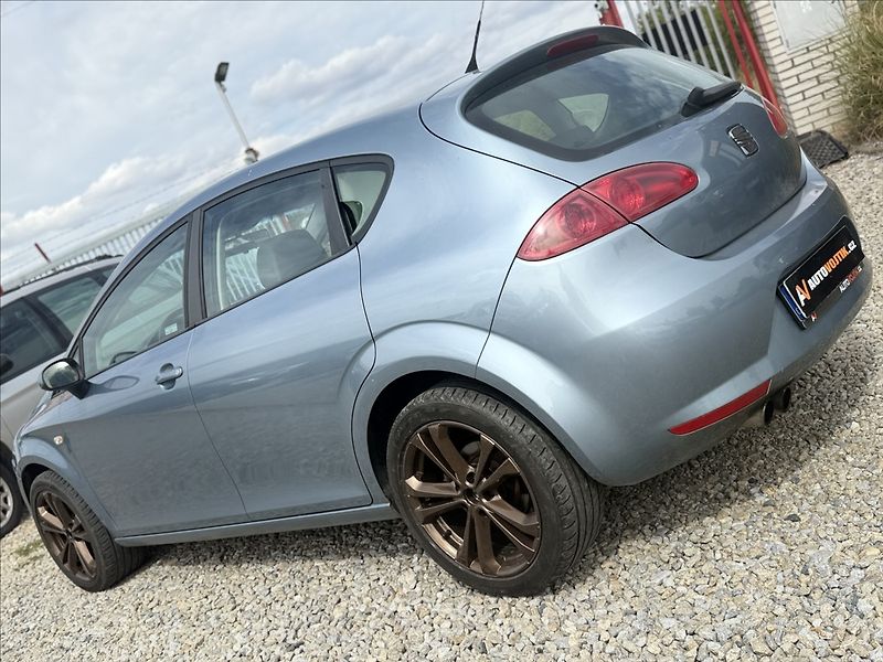 Seat Leon 2,0 TDI FR NOVÉ ROZVODY - fotka 7 z 20