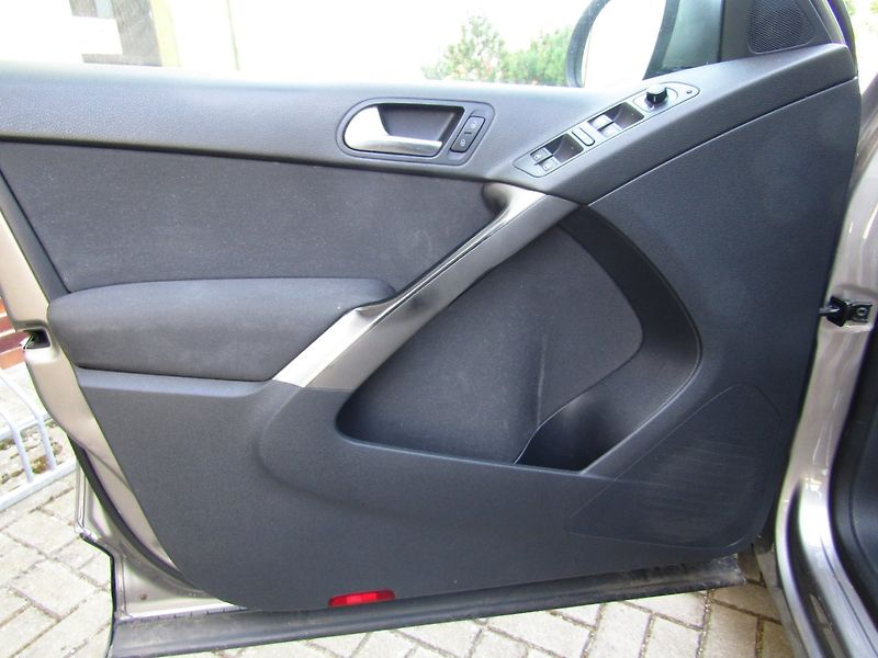 Volkswagen Tiguan (2008) 2.0 TDI 100kW  4x4 BEZ KOROZE - fotka 18 z 36