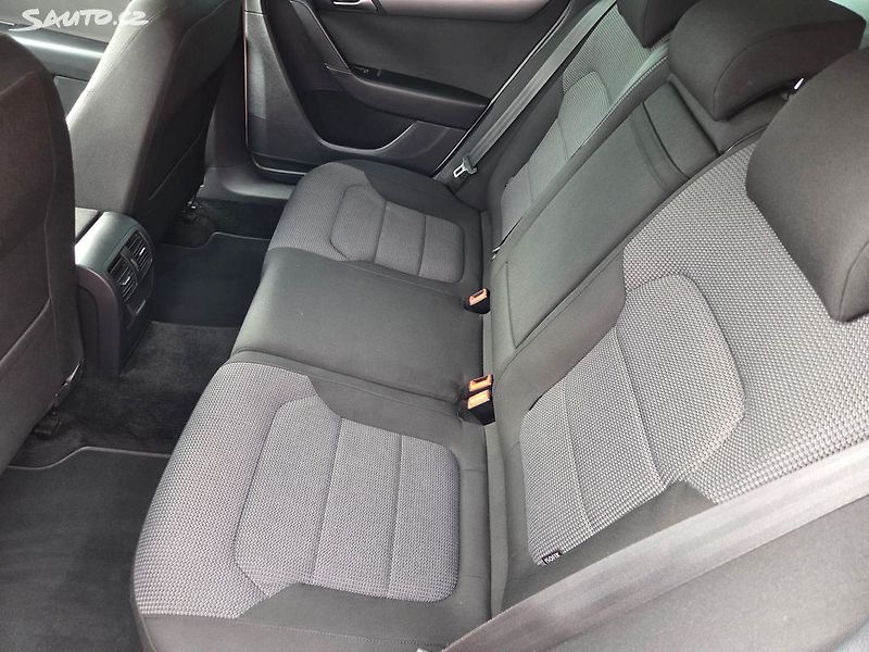 Volkswagen Passat (2011) 1.4i CNG Automat Nová STK - fotka 20 z 23