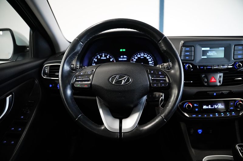 Hyundai i30 - fotka 17 z 26
