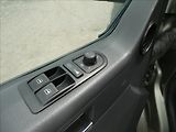 Volkswagen Caravelle 2,5 TDi 96kW LONG 8.míst,závěs - náhled 28