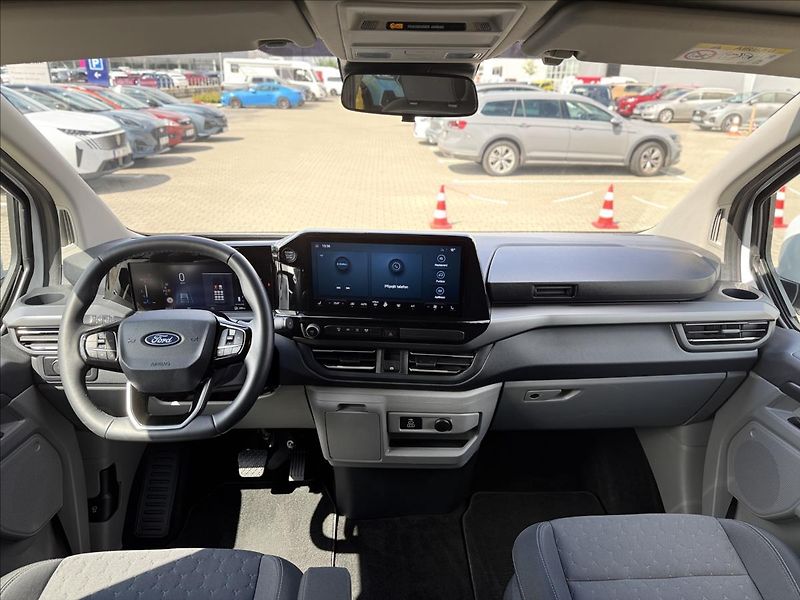 Ford Tourneo Custom 2,0 EcoBlue 125kW Titanium AWD - fotka 17 z 27