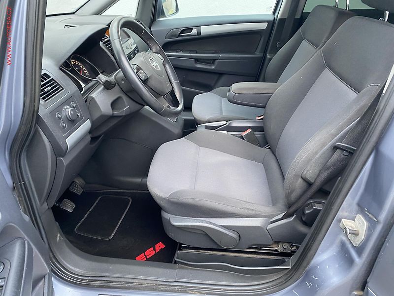 Opel Zafira (2010) 1.7 CDTi, ČR, AC, tažné - fotka 9 z 18