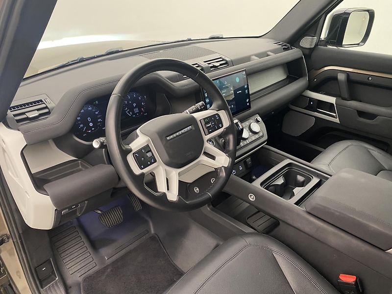 Land Rover Defender 130 D300 SE AWD AUT CZ 8míst - fotka 4 z 54