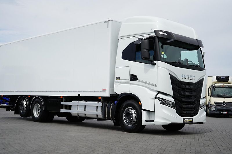 Iveco S-WAY (2023) 420 / E 6 / KONTENER + WINDA / - fotka 22 z 45