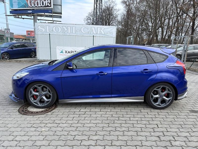 Ford Focus ST 2.0 EB 184 kW xenon, servis - fotka 3 z 25