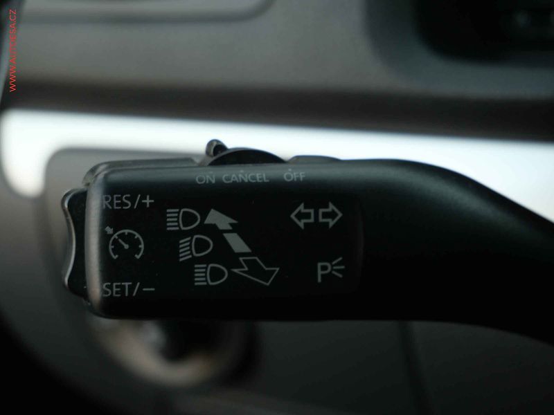 Volkswagen Golf (2008) 1.6i, AC, TZ - fotka 14 z 23