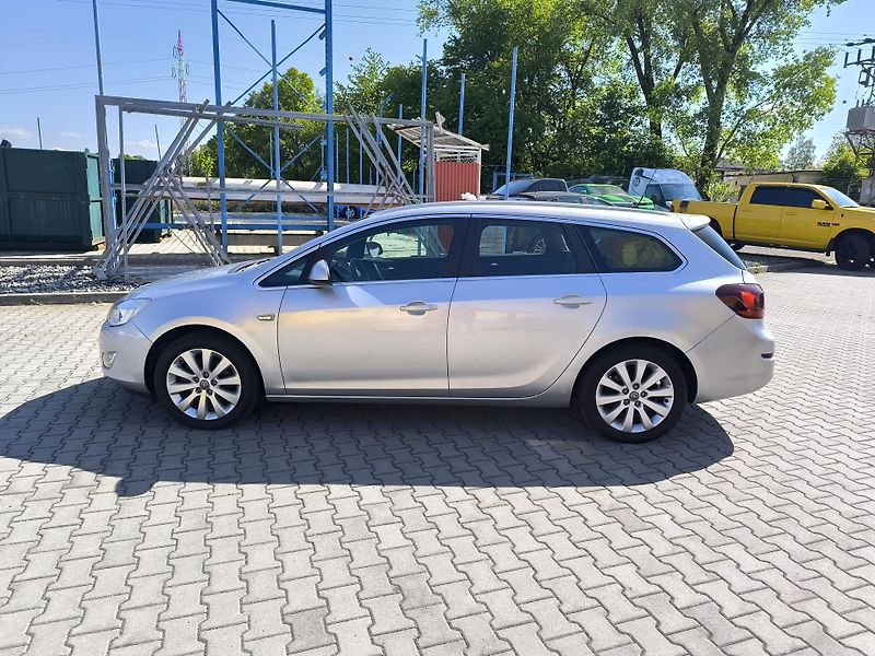 Opel Astra (2011) 1.7 CDTi,SERVISNÍ KN. DOL KM. - fotka 4 z 29