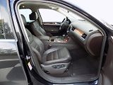 Volkswagen Touareg (2010) 3.0TDI/4x4/Chl.sedačky/LED/ - náhled 16