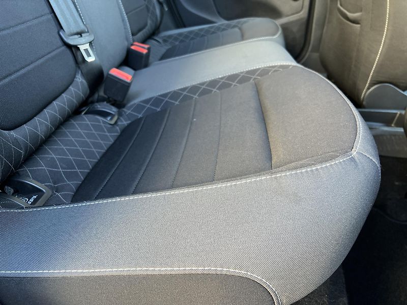 Škoda Fabia 1.2TSi 81kw KLIMA TEMPOMAT ALU - fotka 27 z 40
