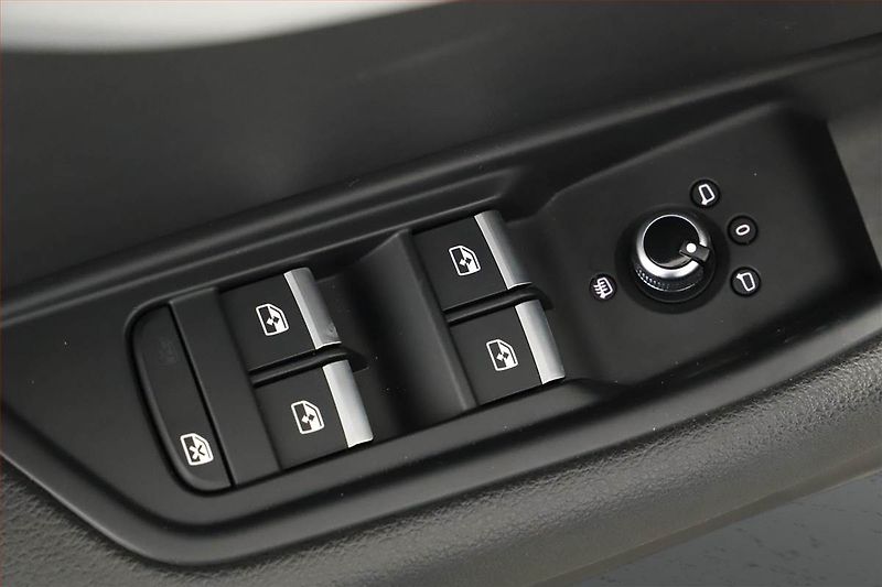 Audi A4 (2016) S-Line 2.0 TDI, Automat, Kůže - fotka 20 z 21
