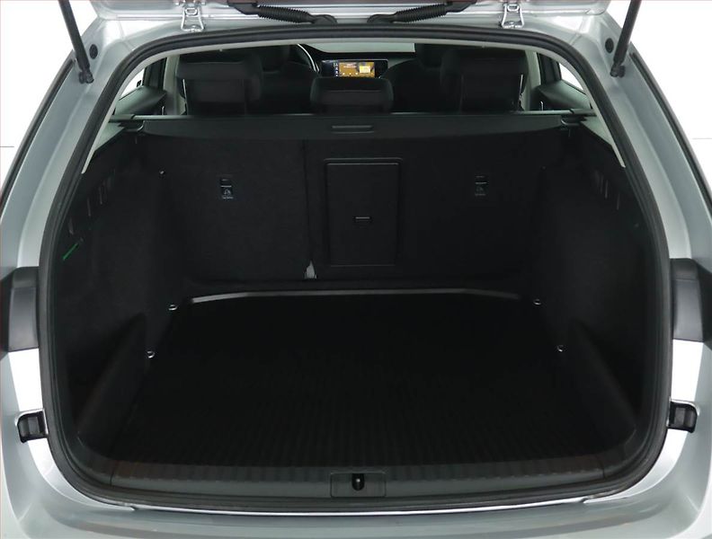 Škoda Octavia (2023) Ambition 2.0 TDI, ČR,1.maj - fotka 13 z 15