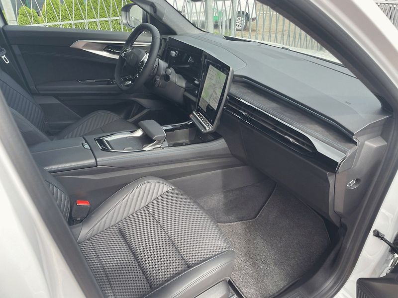 Renault Espace (2026) esprit Alpine full hybrid E-Te - fotka 7 z 7
