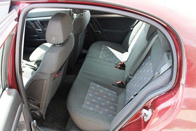 Opel Vectra (2002) 1,8i KLIMA EL.OKNA TEMPOMAT - fotka 10 z 16