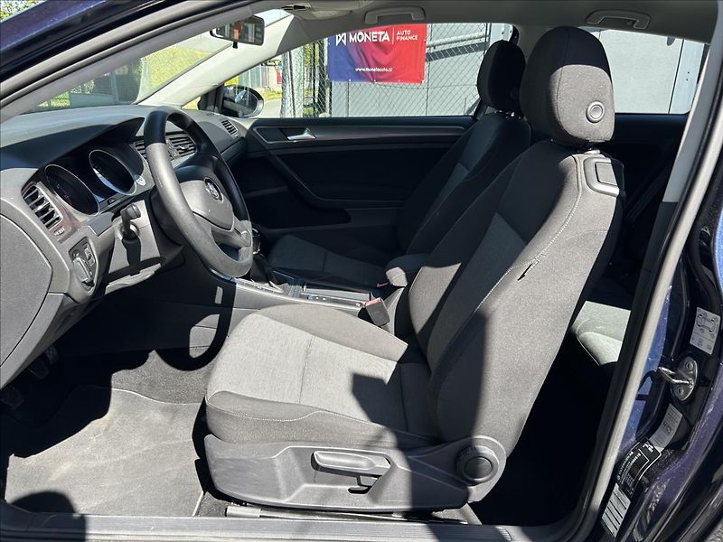 Volkswagen Golf 1,2 TSi  P+Z Senzory,Klimatiza - fotka 13 z 43