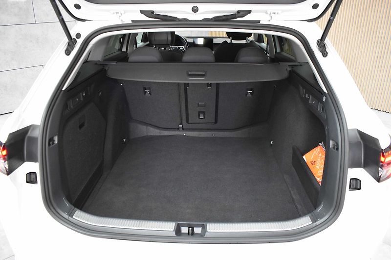 Škoda Superb TDI 142kW 4x4*TAŽNÉ*DPH*ČR 1.M - fotka 42 z 45
