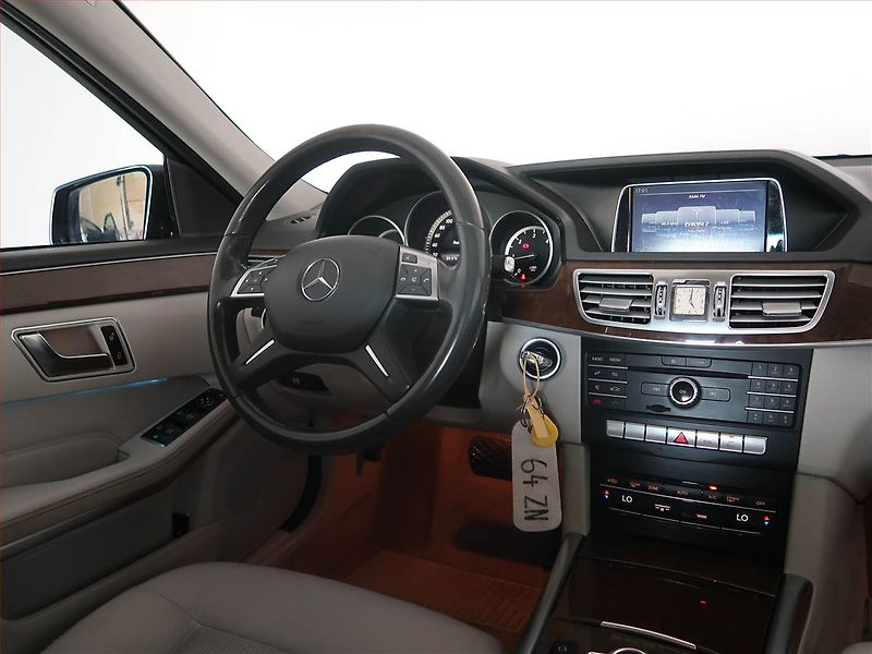 Mercedes-Benz Třídy E (2015) E 220 BlueTEC, Automat - fotka 7 z 14