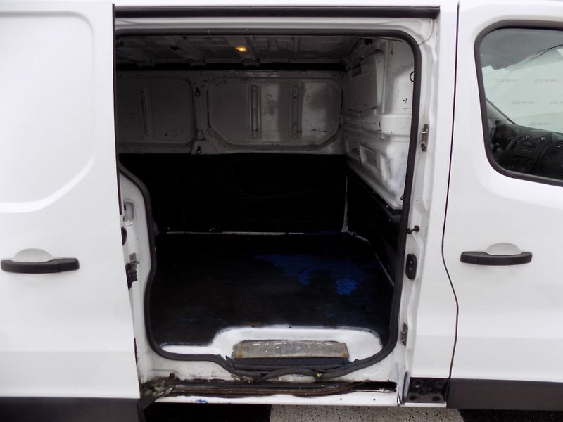 Opel Vivaro (2017) 1.6DCI/L2H1/klimatizace/ - fotka 15 z 28