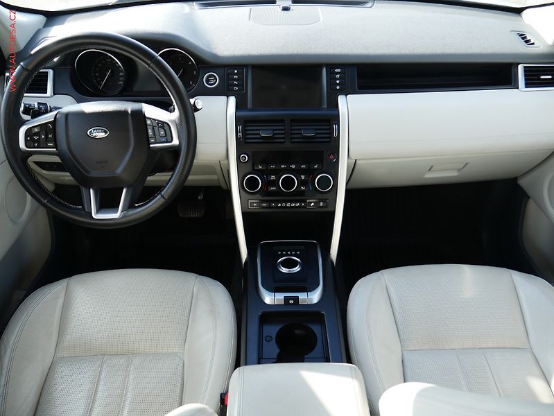 Land Rover Discovery Sport (2016) 2.0TD4 4x4, AT, bixen, panor - fotka 8 z 20