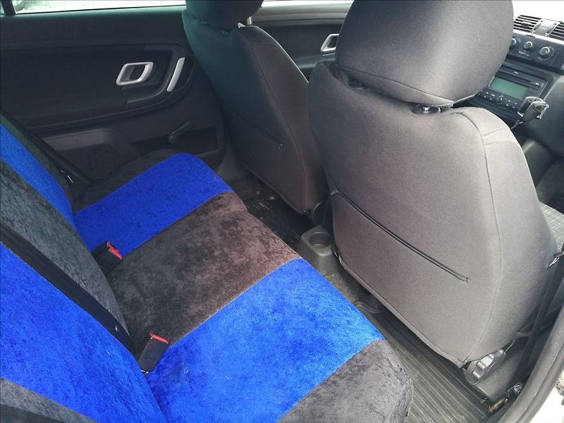 Škoda Fabia 1,4 i 16v klima - fotka 10 z 15