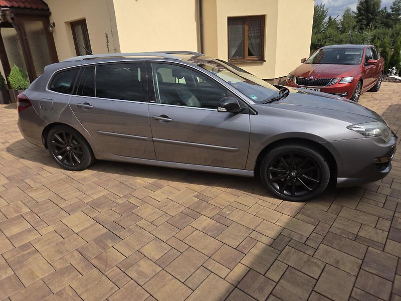 Renault Laguna 2.0dCi GT 131kW BOSE*4CONTROL* - fotka 5 z 38