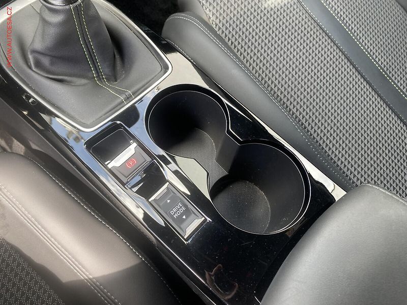 Peugeot 2008 (2021) 1.2 PT, GT, navi, kamera - fotka 18 z 18