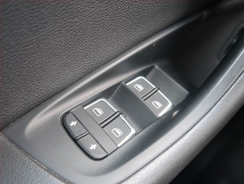 Audi A6 Allroad (2013) 3.0 TDI, 4X4, Automat, Kůže - fotka 16 z 25