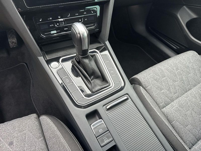 Volkswagen Passat (2022) Variant 2.0 TDI DSG Business - fotka 21 z 33