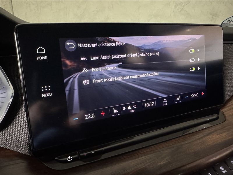 Škoda Octavia 2,0 TDi  DSG 4x4 Scout Virtual - fotka 26 z 46