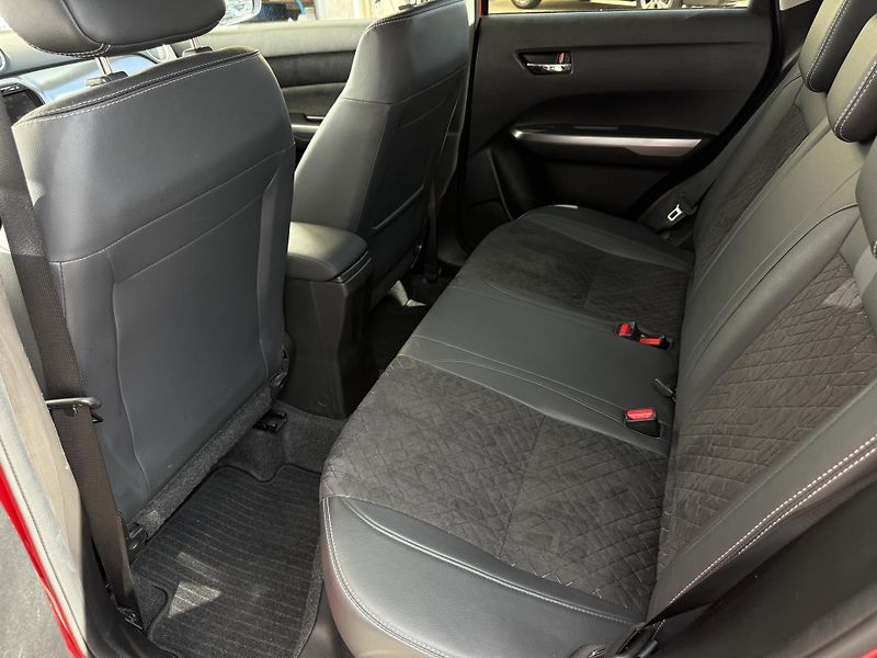 Suzuki Vitara 1.4 BoosterJet 95kW Elegance - fotka 11 z 23