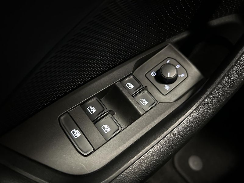 Škoda Octavia (2023) 1.5TSi Style Plus Matrix ACC - fotka 19 z 26