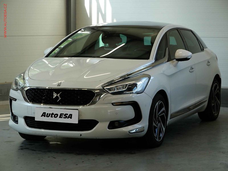 Citroën DS5 (2015) 2.0HDI, 1.maj,ČR, AT, TZ, AC - fotka 3 z 27