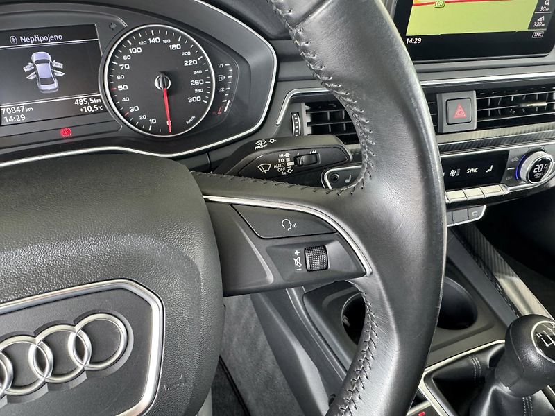 Audi A4 2,0TDI*MatrixLED*Navigace*PDC - fotka 25 z 34