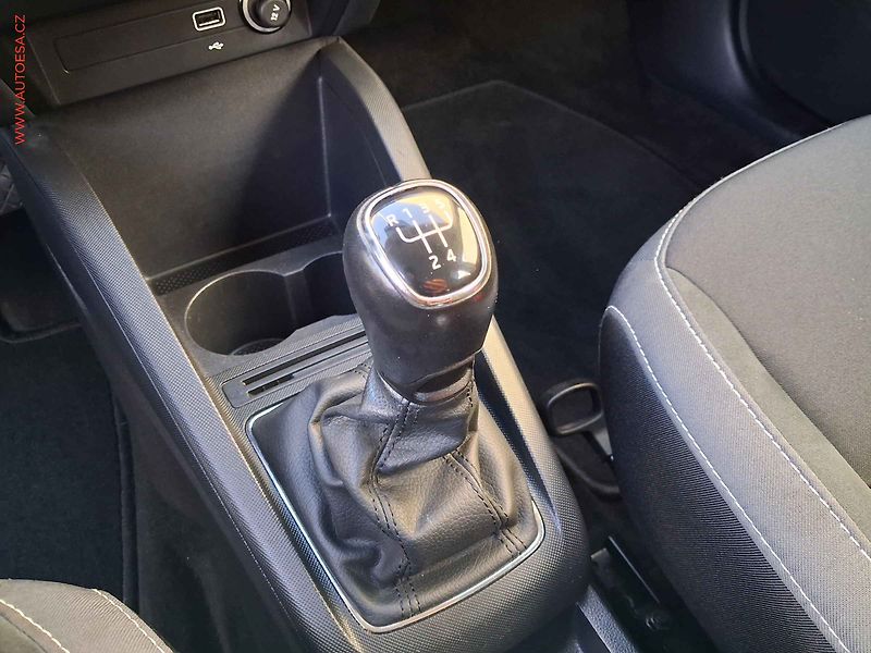 Škoda Fabia (2021) 1.0 TSi, 1.maj,ČR, Style, LED - fotka 16 z 17