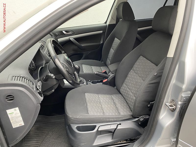 Škoda Octavia (2012) 1.6TDi, AC, temp - fotka 9 z 18