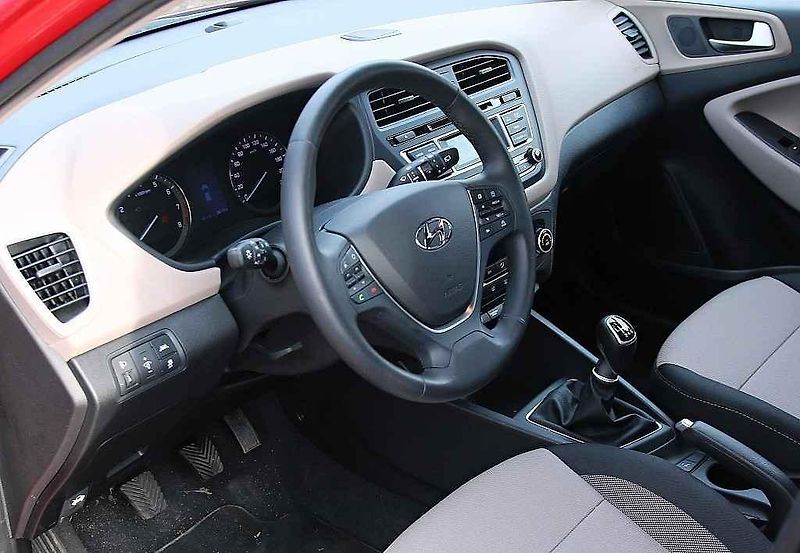 Škoda Fabia a Hyundai i20 (zleva).