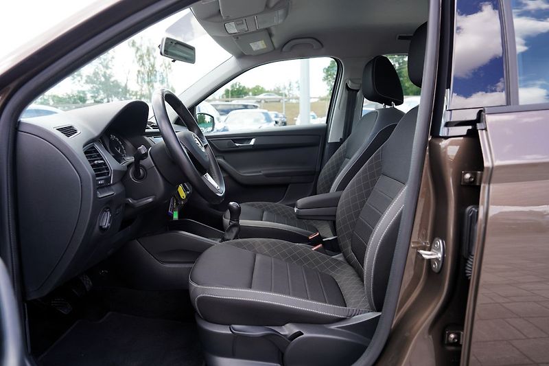 Škoda Fabia 1.0 TSI 81kW ČR/Al.kola/klima - fotka 20 z 38
