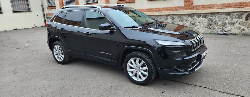 Jeep Cherokee (2015) 2.0D MJET LIMITED AWD LED DPH - fotka 3 z 54