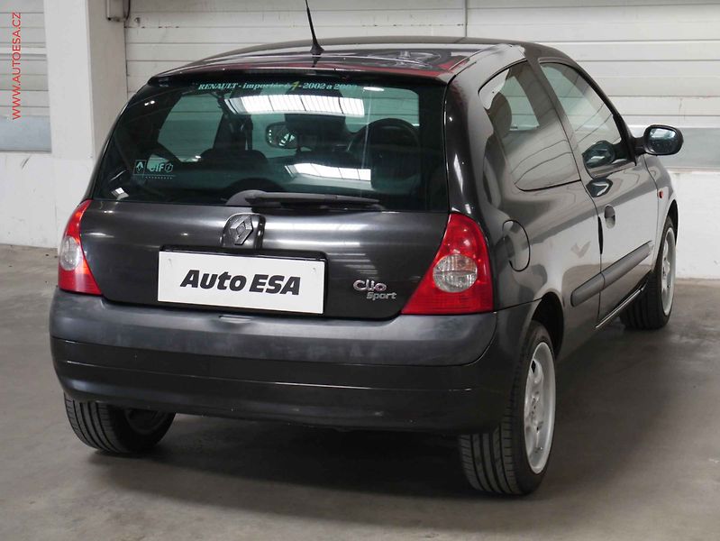 Renault Clio (2004) 1.4 16V, 2.maj,ČR, AT, AC - fotka 6 z 16