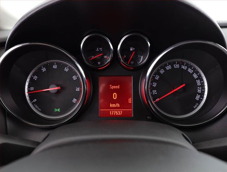 Opel Astra (2011) 1.4 T, Serv.kniha, Tempomat - fotka 9 z 12